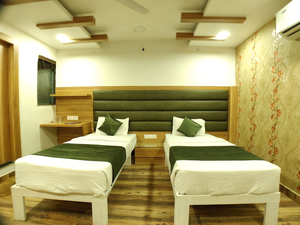 hotel tilak bhopal