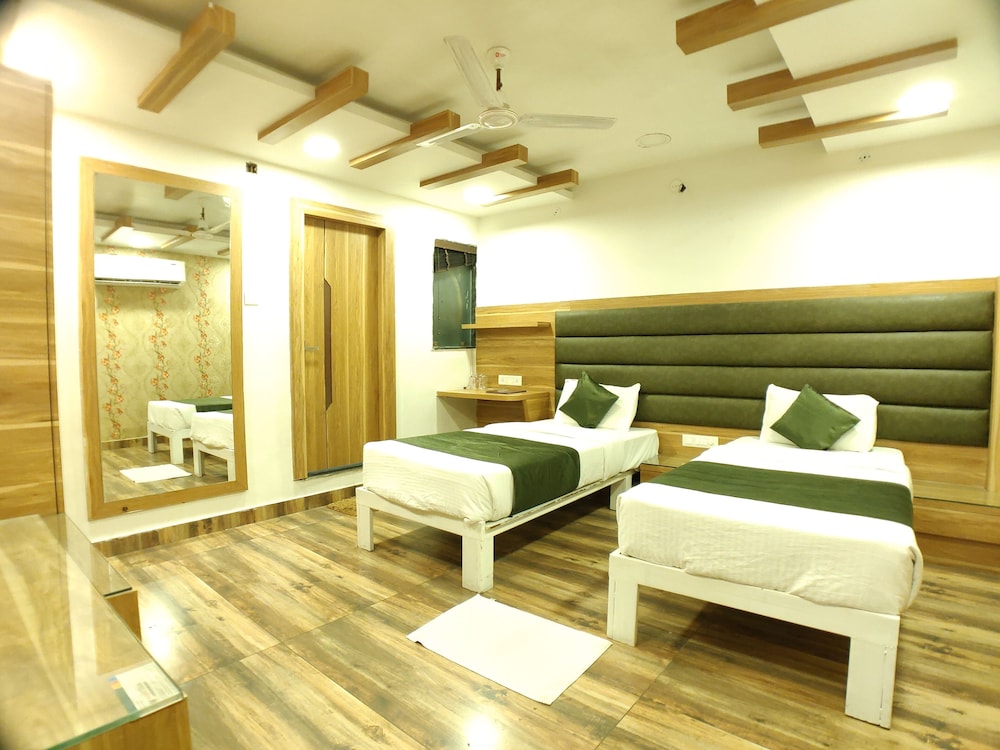 hotel tilak bhopal