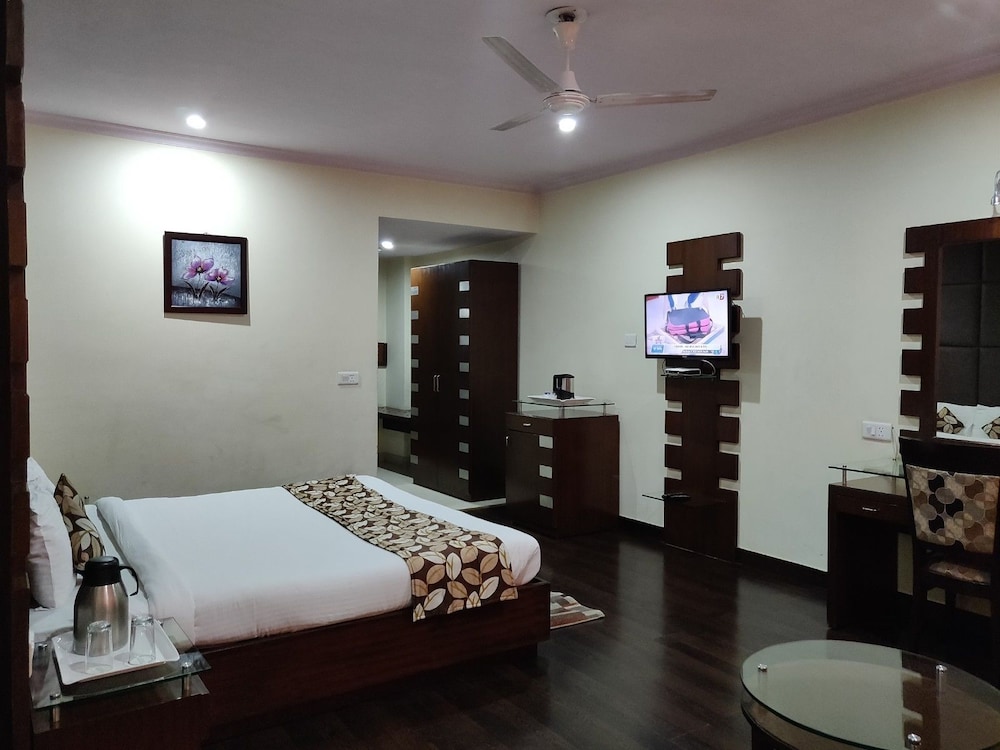 hotel ck international