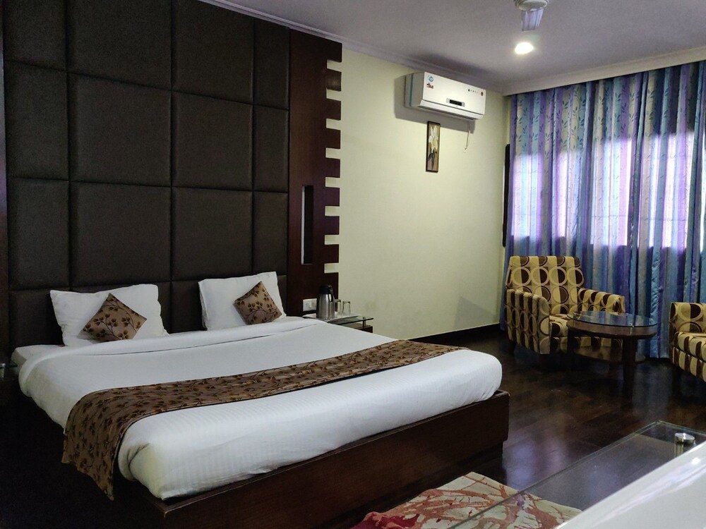 hotel ck international