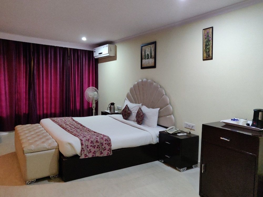 hotel ck international