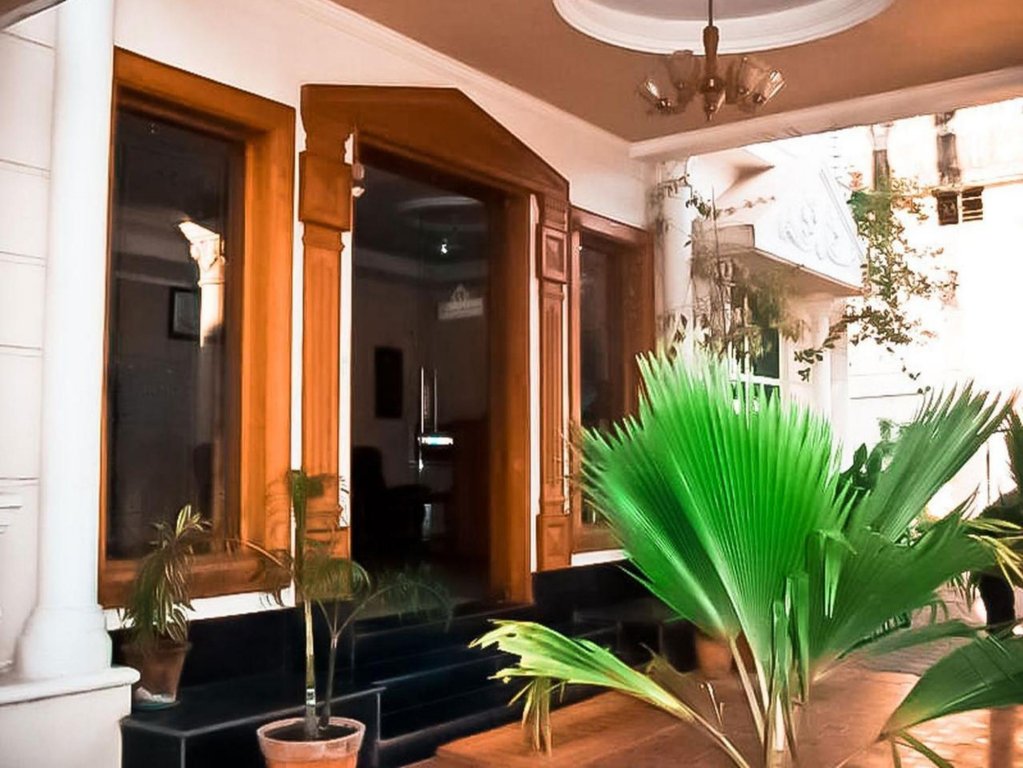 Kumaran Residency,Manganallur>>Gingee,3 star