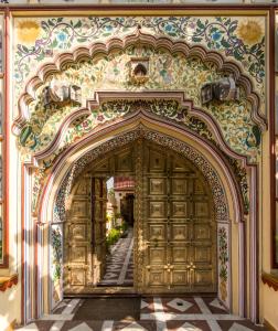 Umaid Bhawan - A Heritage Style Boutique Hotel,Via Bank Road D1-2A, Bihari Marg, Behind Collectorate, Bani Park, Jaipur, Rajasthan 302016,4 star