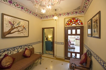 Umaid Bhawan - A Heritage Style Boutique Hotel,Via Bank Road D1-2A, Bihari Marg, Behind Collectorate, Bani Park, Jaipur, Rajasthan 302016,4 star