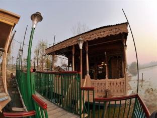 Peace Of Mind Group Of Houseboats,Nageen Lake,3 star