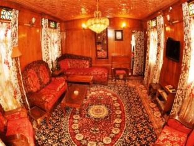 peace of mind group of houseboats