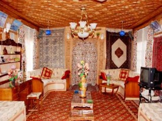 peace of mind group of houseboats