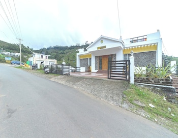 Kbs Sree Paradise Kodai,Vilpatti Main Road Reddiyarpuram, Kodaikanal,2.5 star