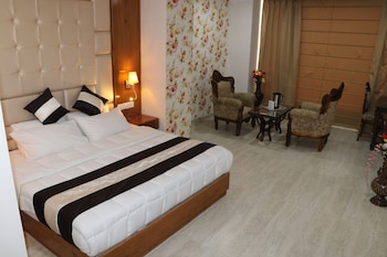 Royal Park Resorts,Ambala - Chandigarh Rd,4 star