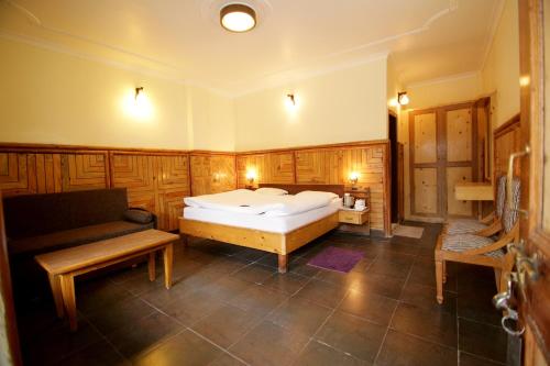 ashokas naini chalet pangot