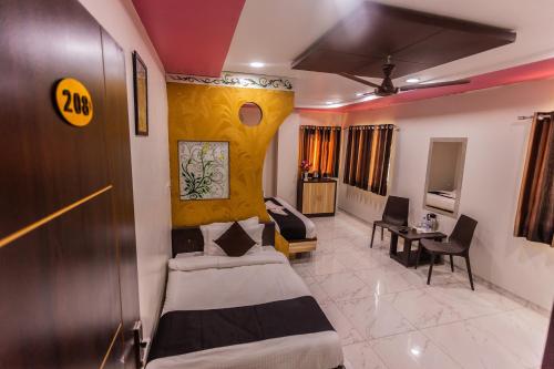 Hotel Shri Ram Residency,Plot No.7, 4Th Puliya, Main, Chopasani Rd, 4Th Puliya, Chopasni Housing Board, Jodhpur,3 star