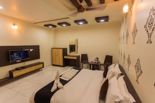 Hotel Shri Ram Residency,Plot No.7, 4Th Puliya, Main, Chopasani Rd, 4Th Puliya, Chopasni Housing Board, Jodhpur,3 star