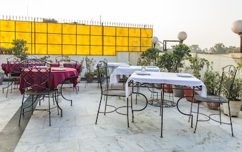 Hotel Sunstar Residency,Karolbagh,3 star