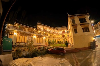 Hotel Ladakh Inn,Near Leh Bus Stand,3 star