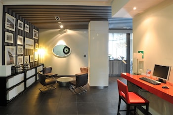 holiday inn genoa city by ihg