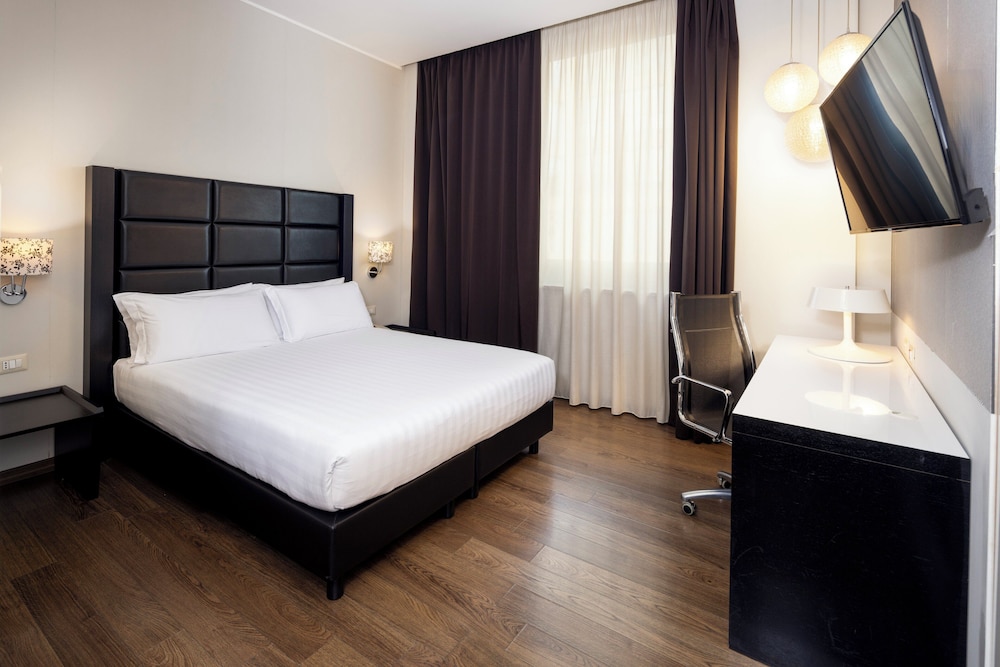 holiday inn genoa city by ihg