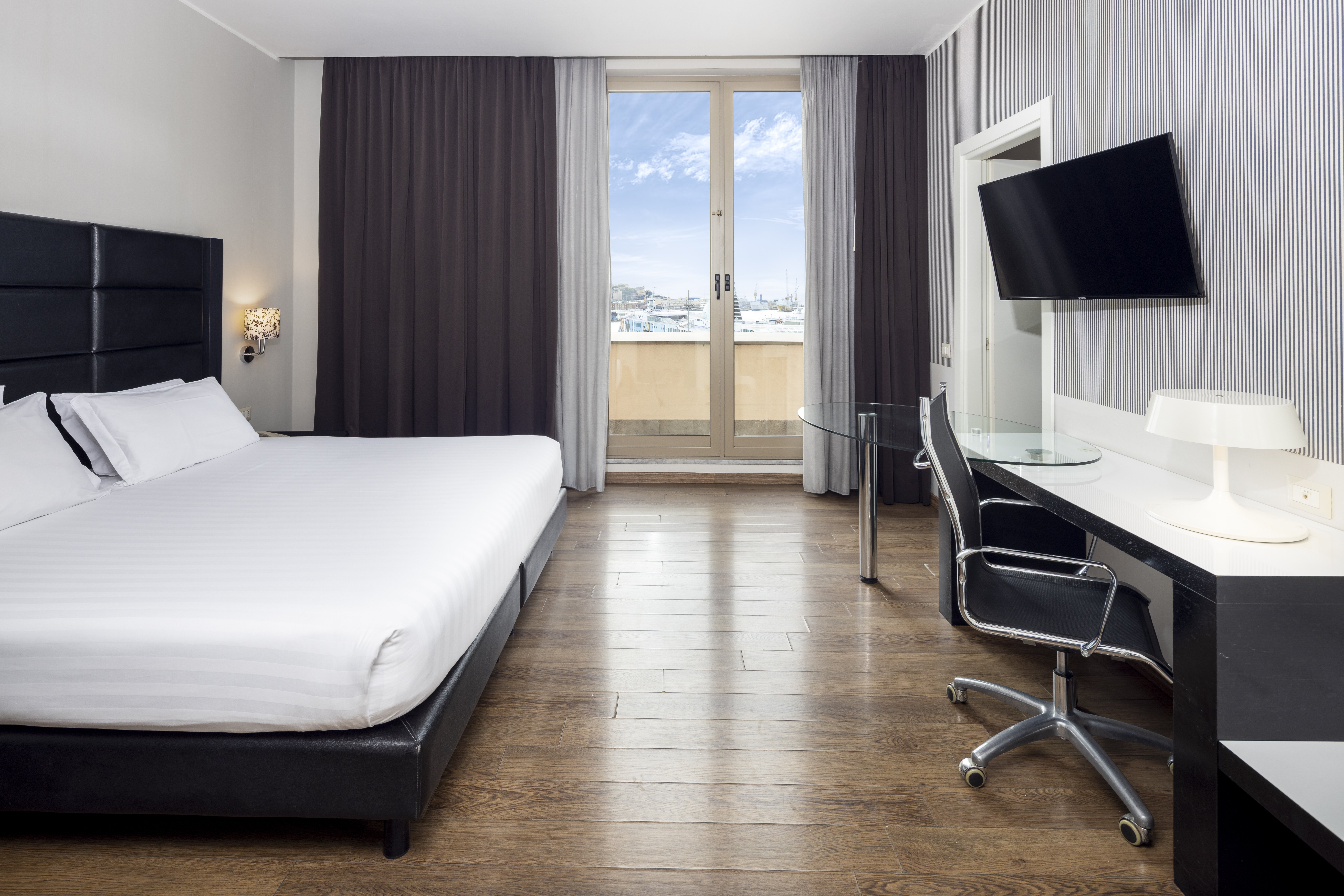 holiday inn genoa city by ihg