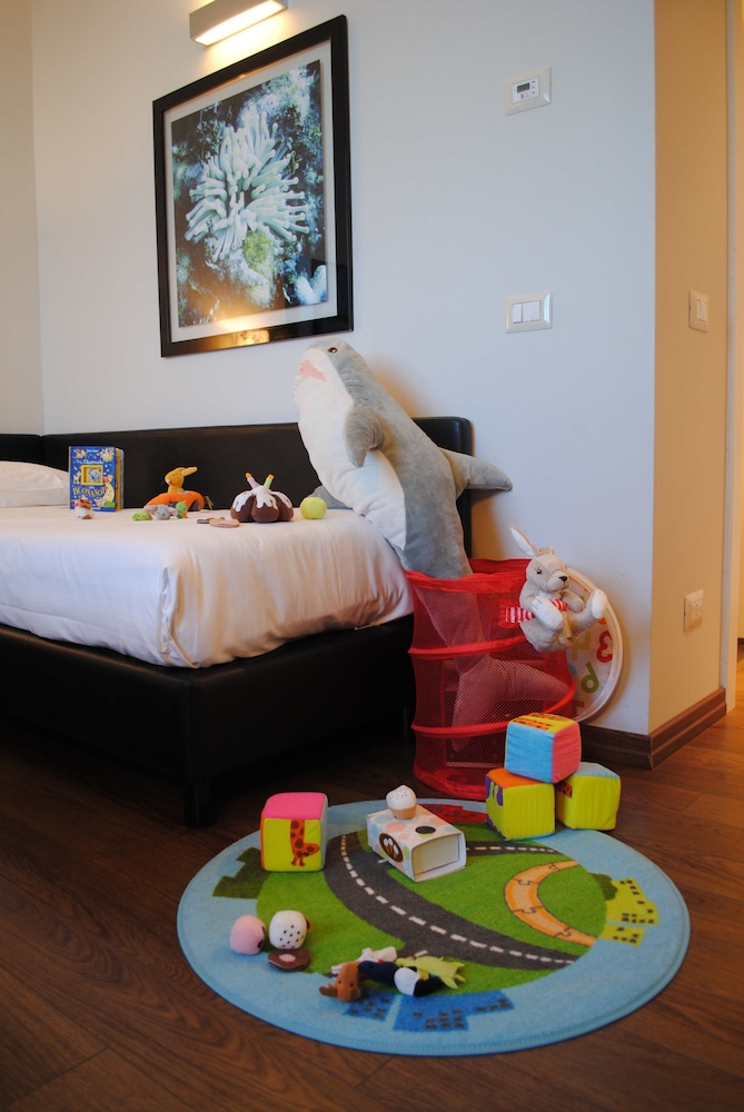 holiday inn genoa city by ihg
