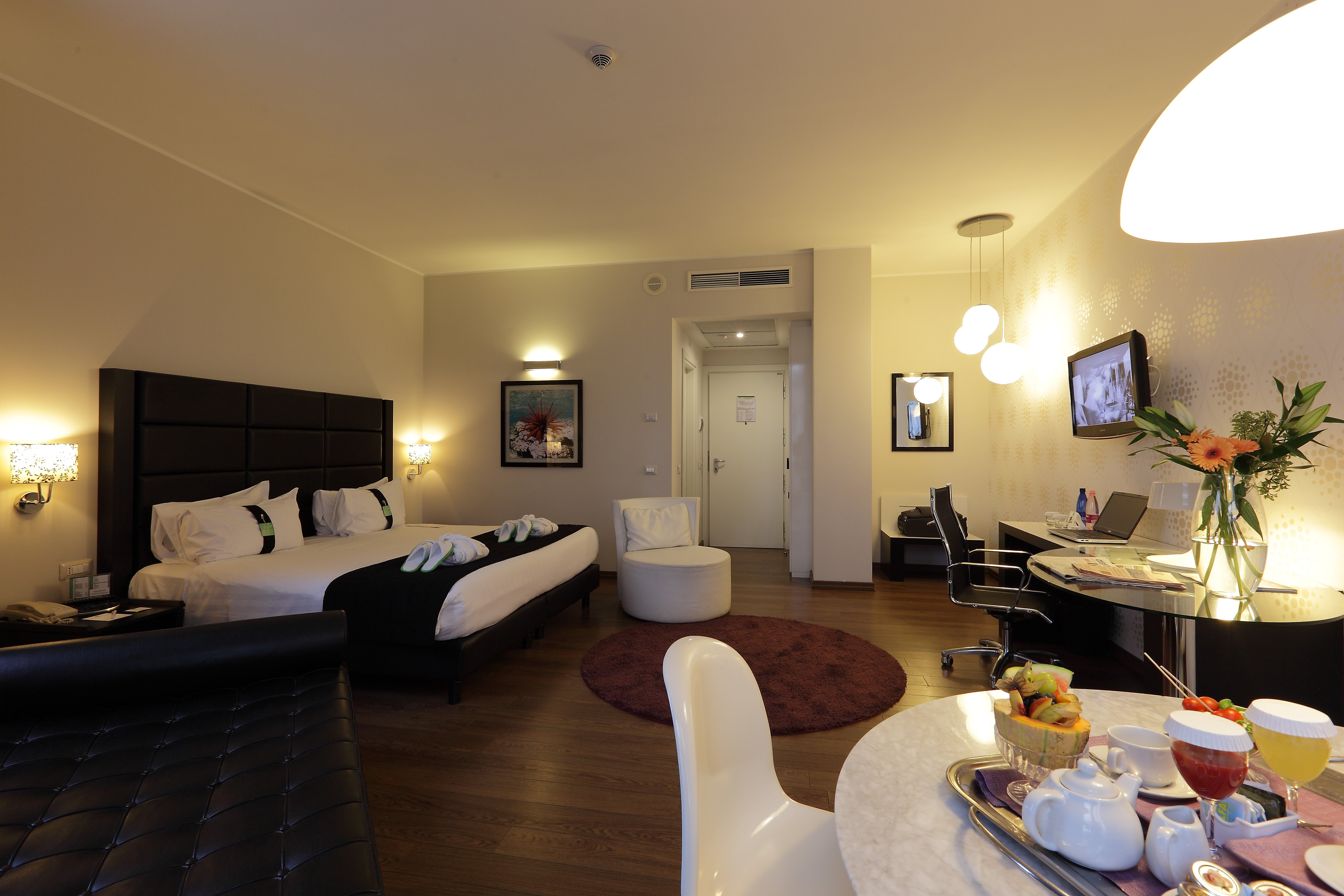 holiday inn genoa city by ihg