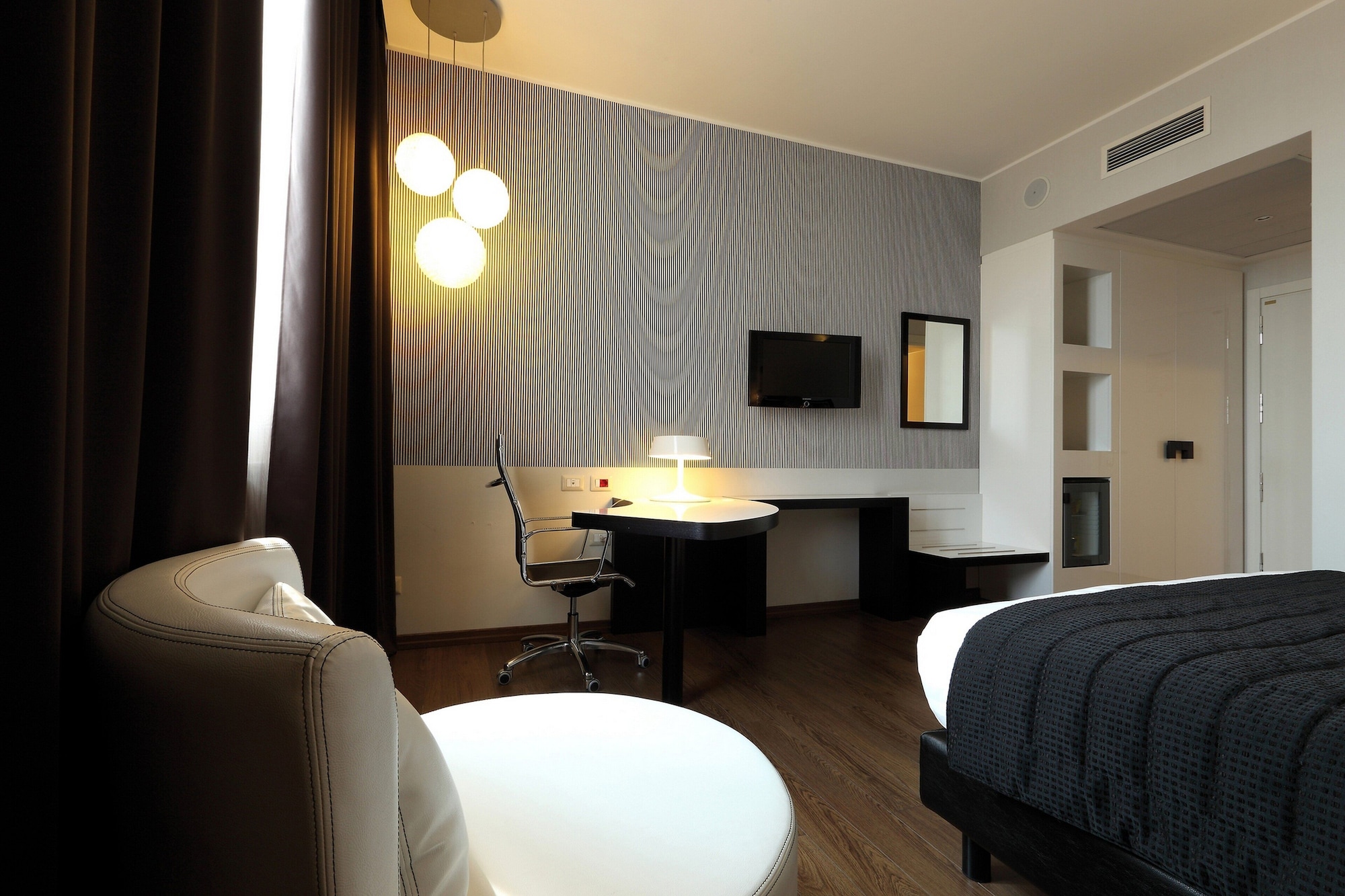 holiday inn genoa city by ihg