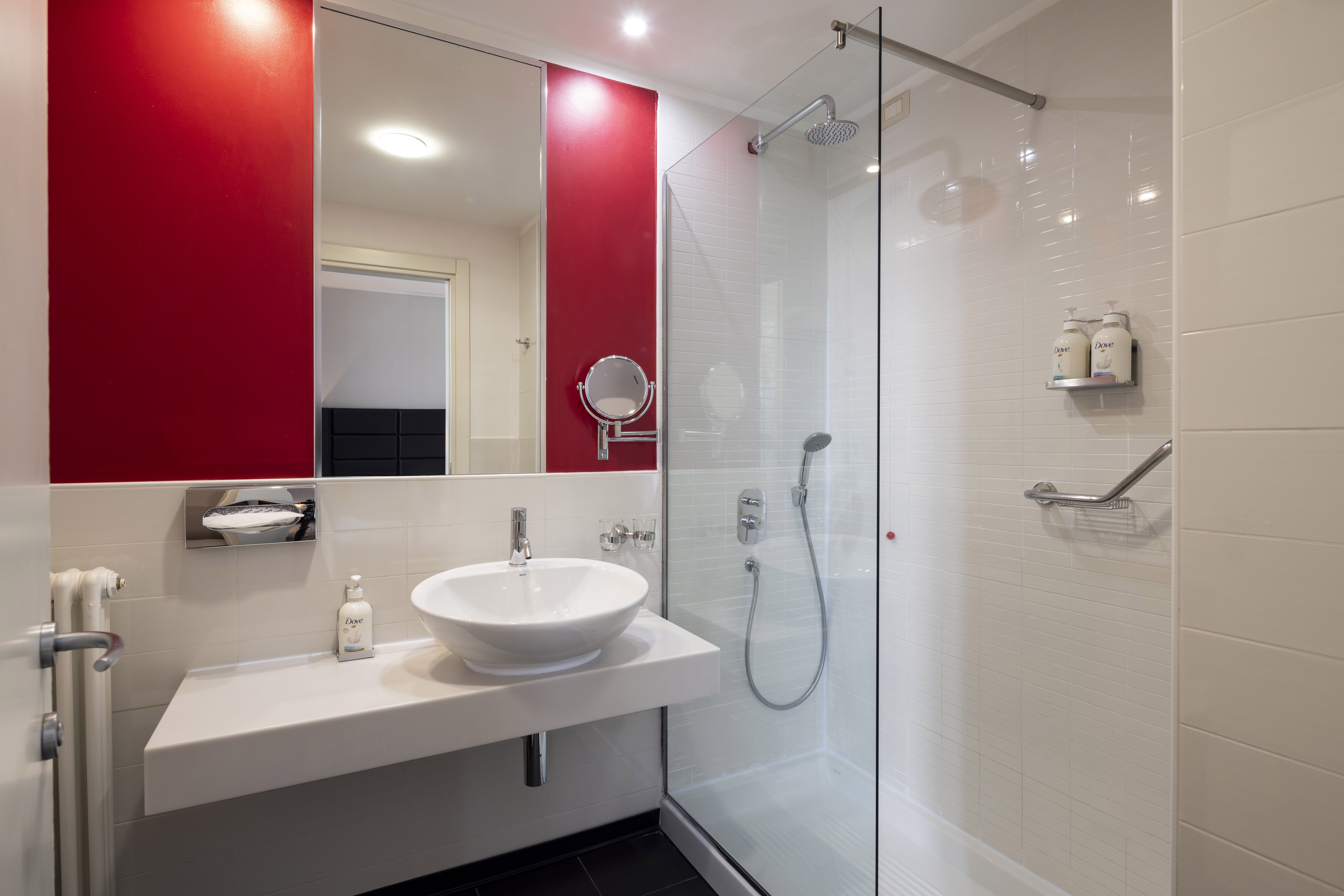 holiday inn genoa city by ihg