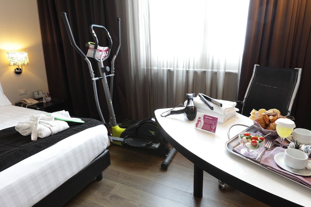 holiday inn genoa city by ihg
