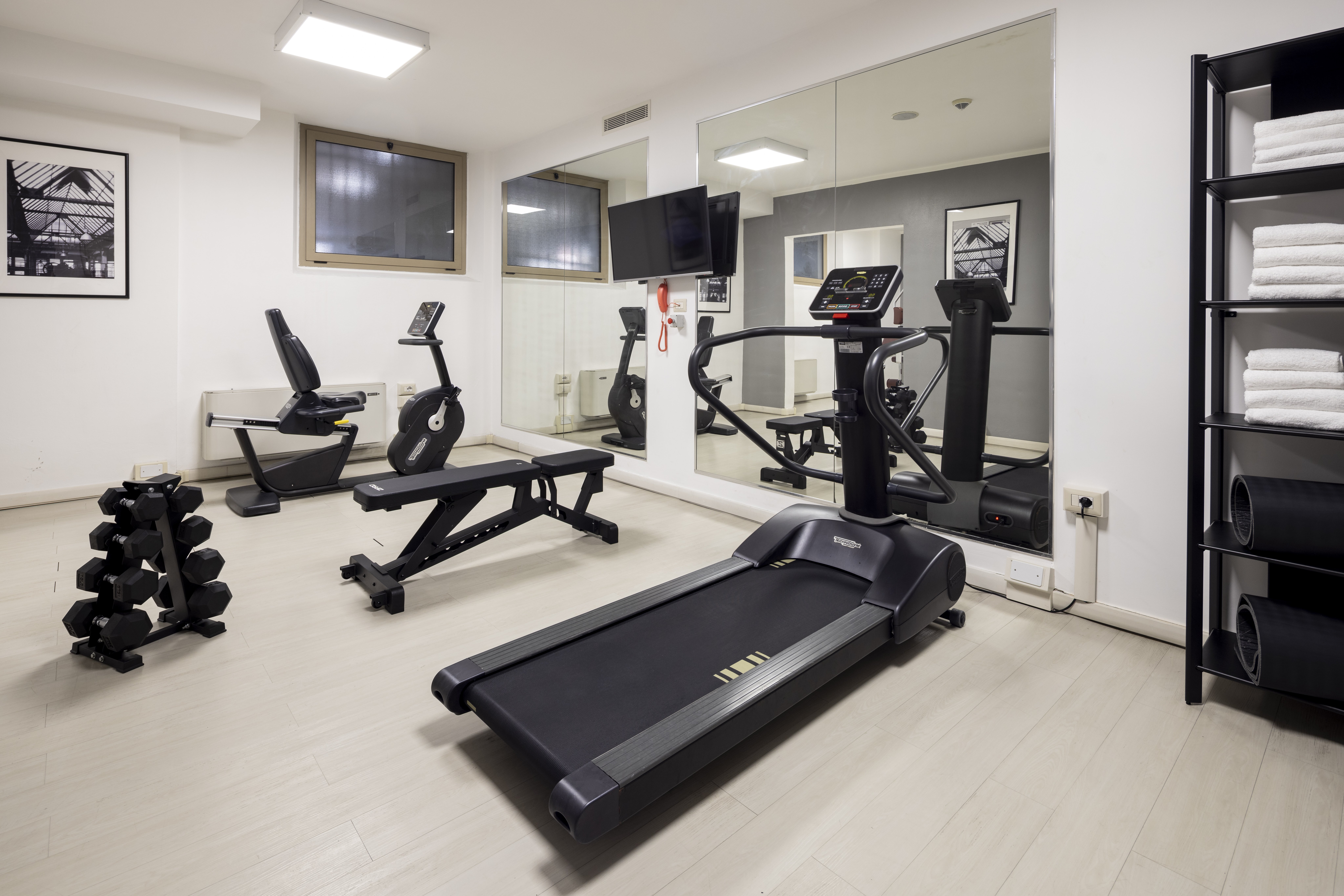 holiday inn genoa city by ihg