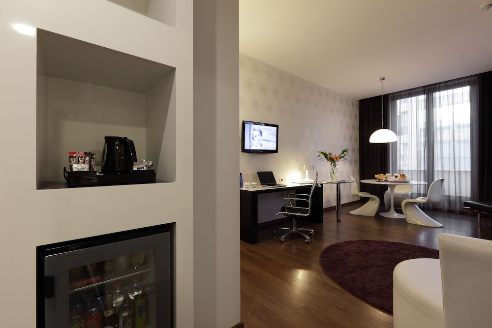 holiday inn genoa city by ihg