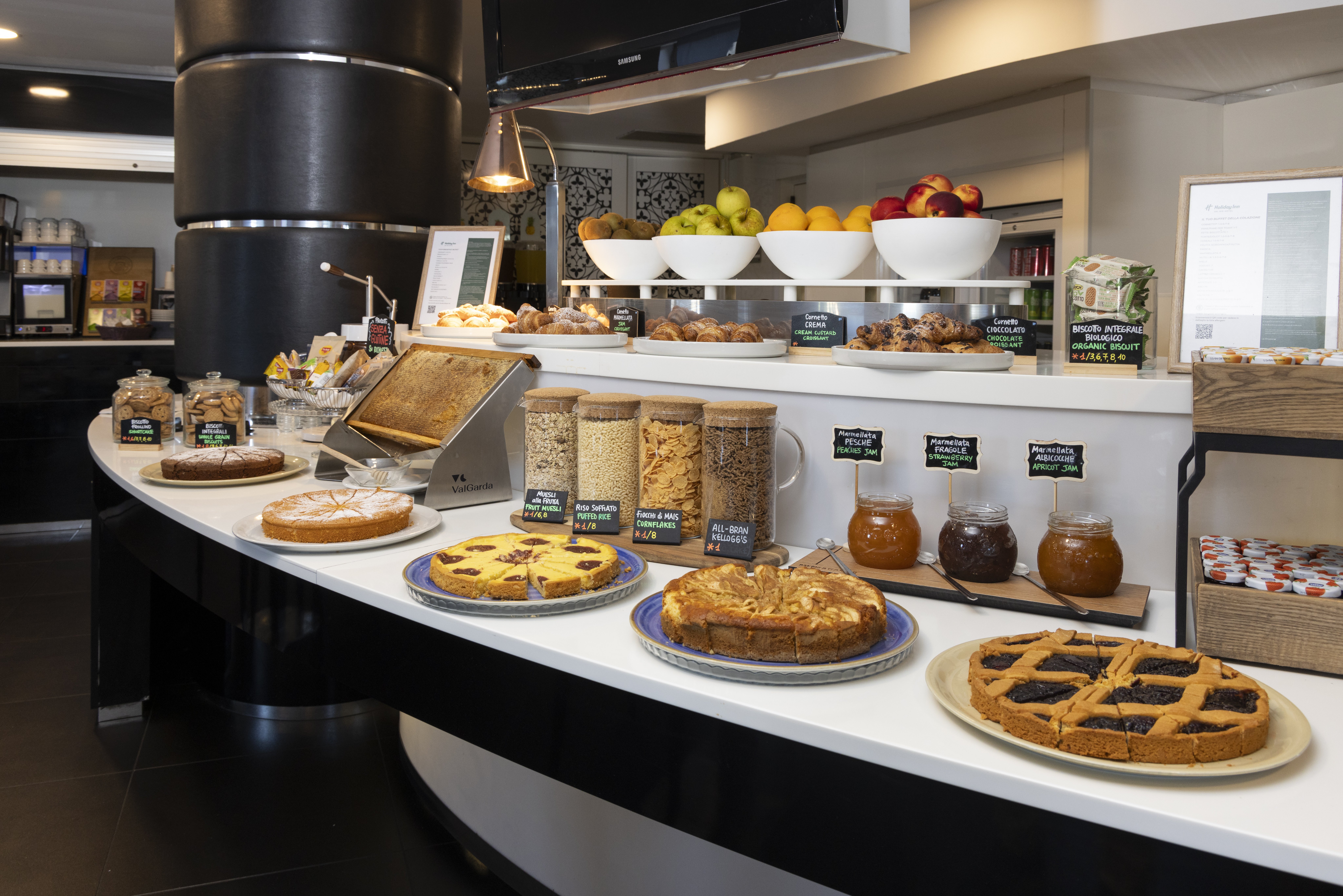 holiday inn genoa city by ihg