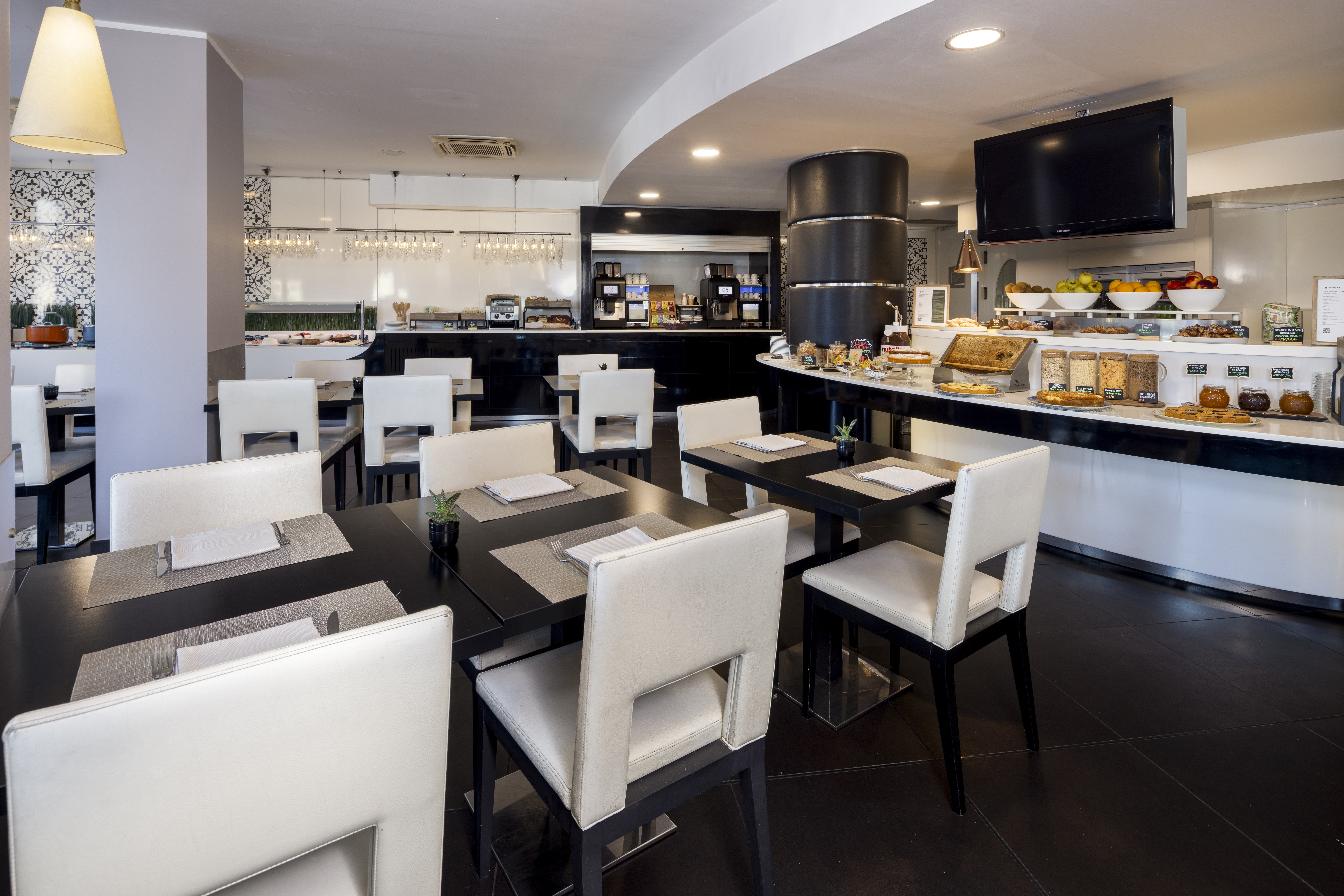 holiday inn genoa city by ihg