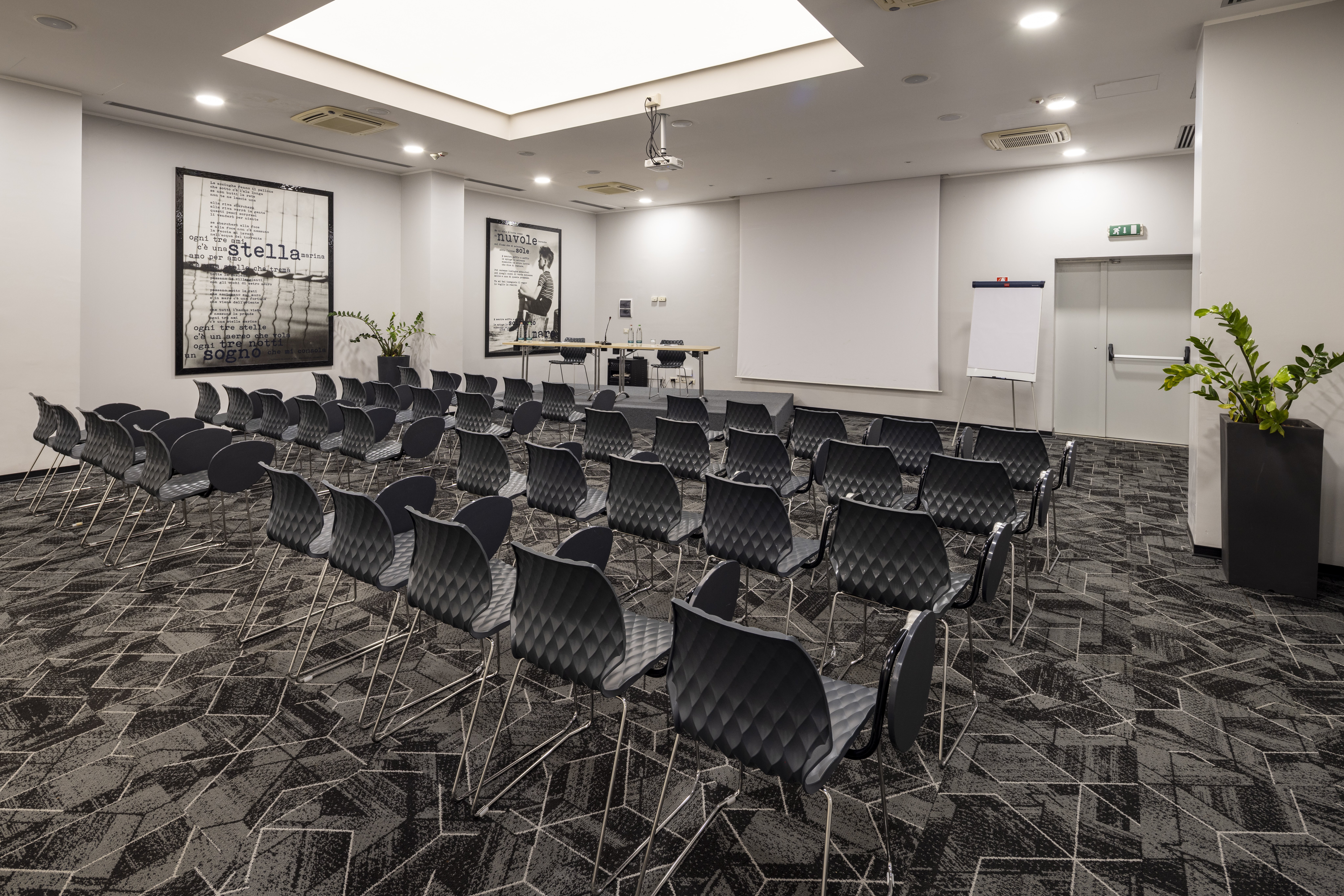holiday inn genoa city by ihg