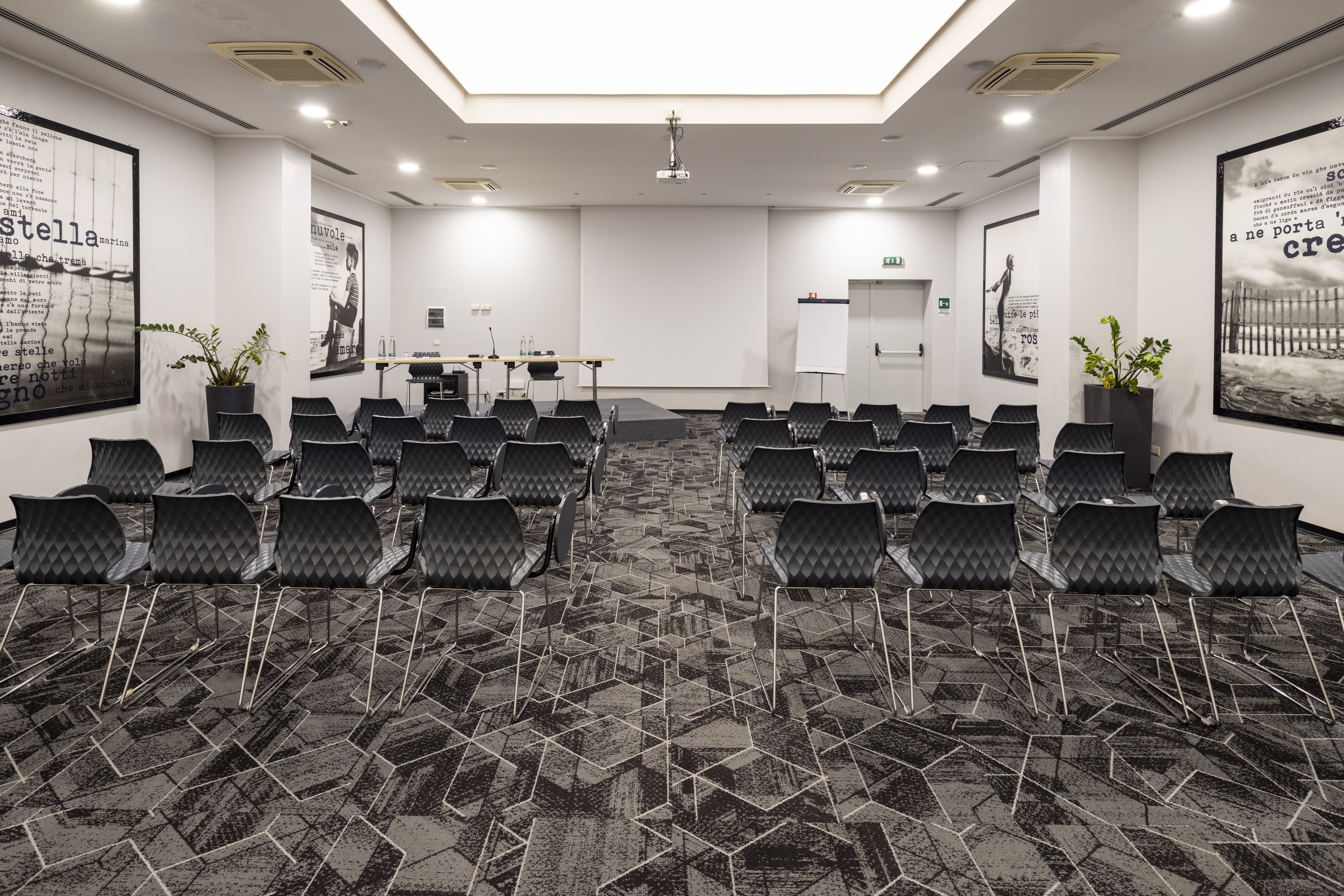 holiday inn genoa city by ihg