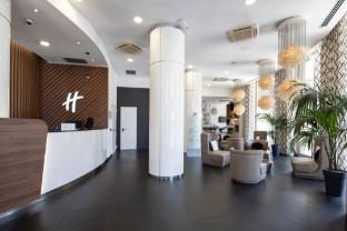 holiday inn genoa city by ihg