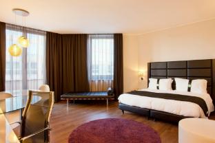 holiday inn genoa city by ihg