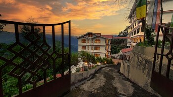 Dream Villa Retreat,Lower, Pelling, Sikkim 737113,2 star