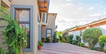 luxlusive guest house