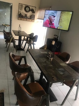 Luxlusive Guest House,,3 star