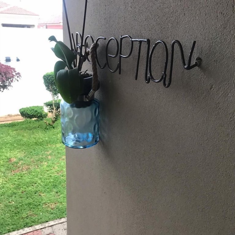 luxlusive guest house