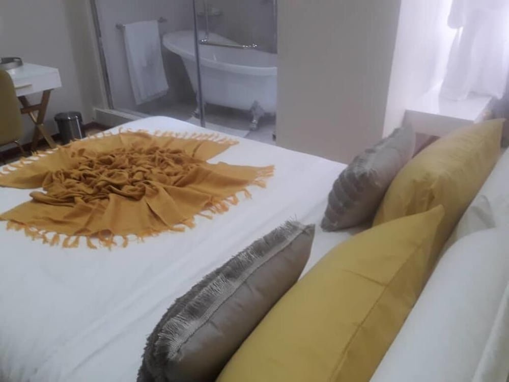 luxlusive guest house