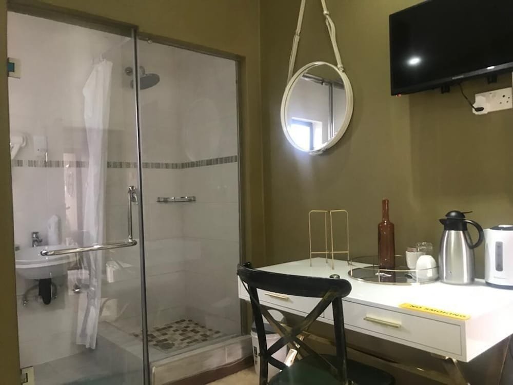 luxlusive guest house