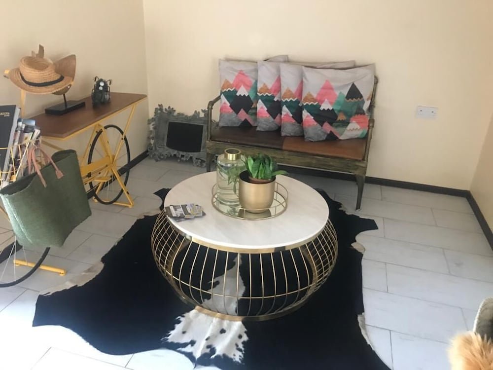 luxlusive guest house