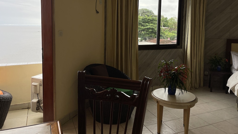 hotel les polygones kribi