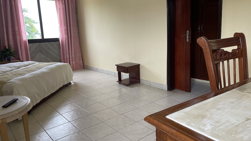 hotel les polygones kribi