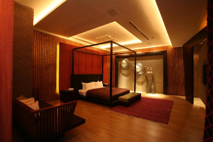 chateau boutique motel