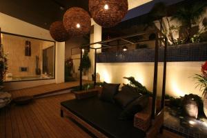 chateau boutique motel