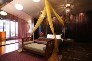 chateau boutique motel