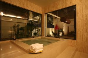 chateau boutique motel