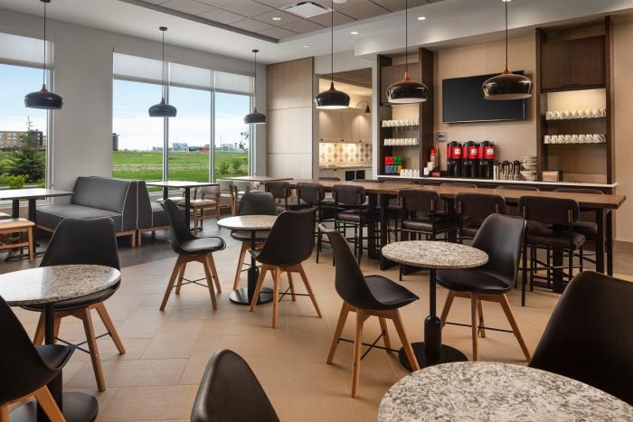 hyatt place calgary airport