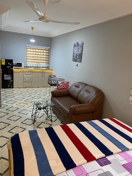 Bonsukoda Lodge,Madina>>Accra,3 star