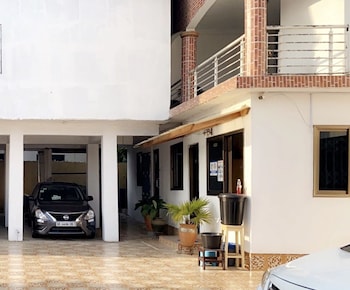 Bonsukoda Lodge,Madina>>Accra,3 star